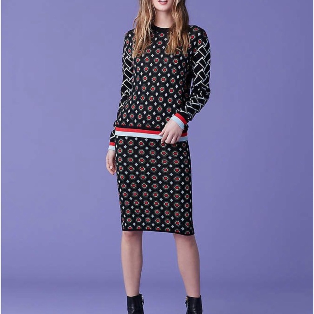 Diane von Furstenberg Hari Knit
Pullover and skirt set